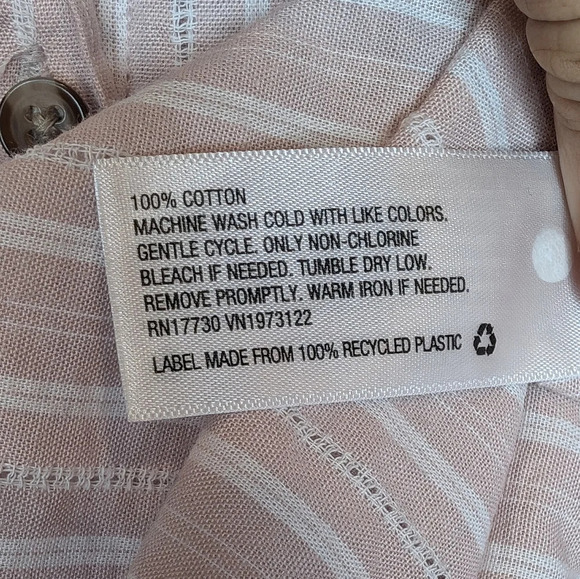 Universal Thread Pink Strip Button Down Collared Blouse Shirt Woman M - Stain - Picture 4 of 9